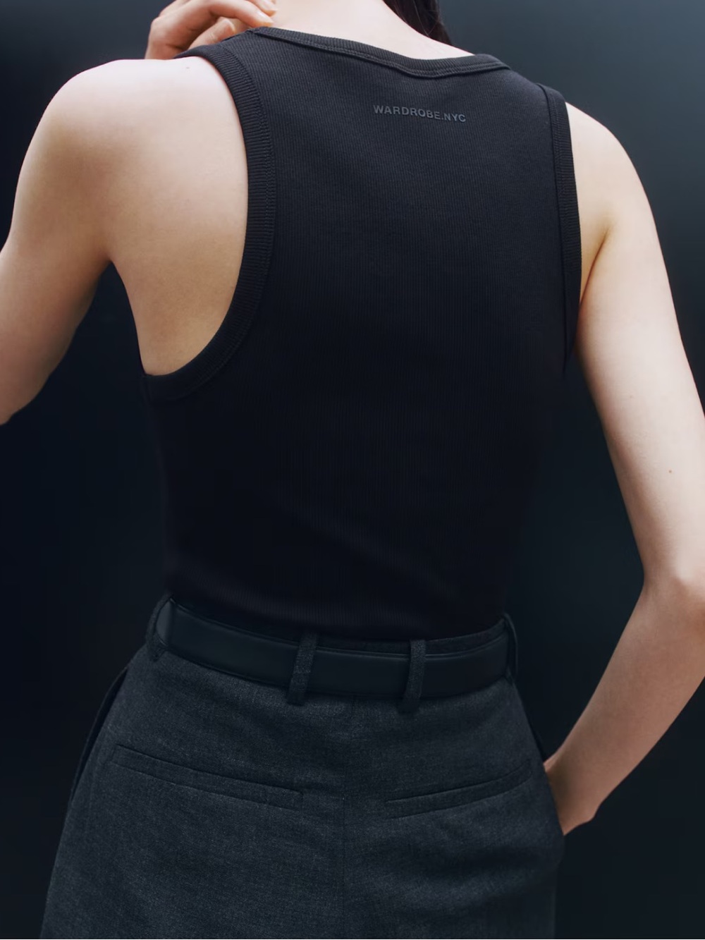 NWT (size small) WARDROBE.NYC H&M
RIBBED TANK TOP